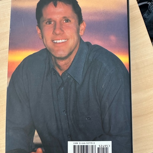 Nicholas Sparks 'The Guardian' Book - Picture 2 of 2